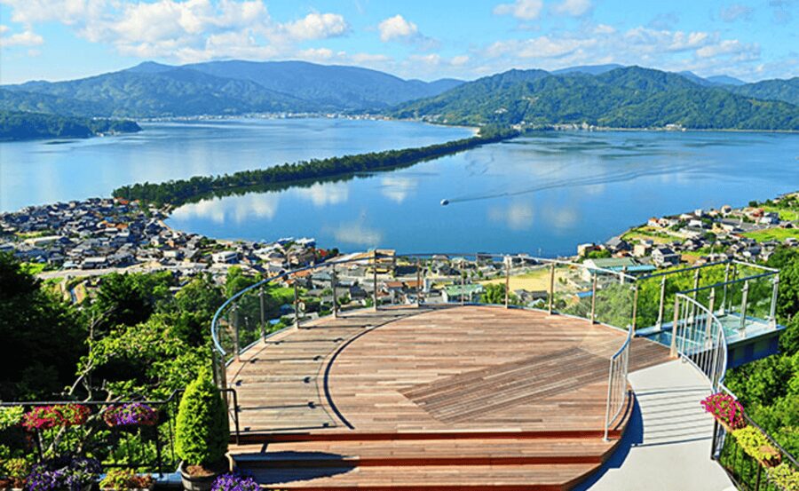 Kyoto/Osaka: Kyoto Coast, Amanohashidate & Ine Bay Day Trip - How the Amanohashidate sandbar becomes the star of the day