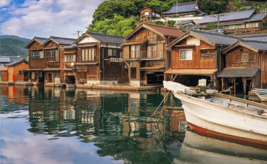 Kyoto/Osaka: Kyoto Coast, Amanohashidate & Ine Bay Day Trip - Chionji Temple and the revolving bridge near Bussharado