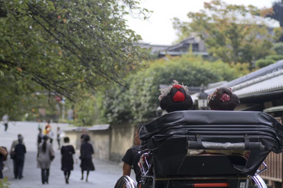 Kyoto: Private Rickshaw Tour of Gion and Higashiyama Area - Arriving at Kodaiji Temple, and why the start matters