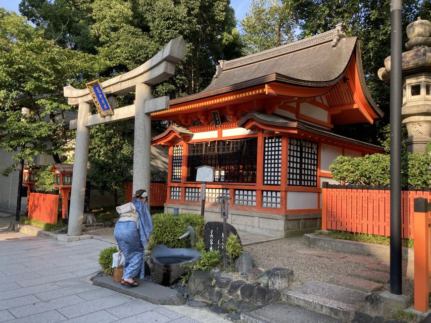 Kyoto: Private Walking Tour with Kiyomizu Temple & Gion - Geisha spotting expectations: what daytime means