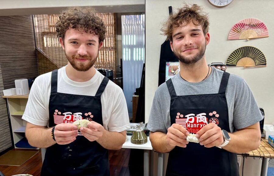 Kyoto: Ramen, Gyoza, and Onigiri Cooking Class - Onigiri technique for fast, good-looking rice balls