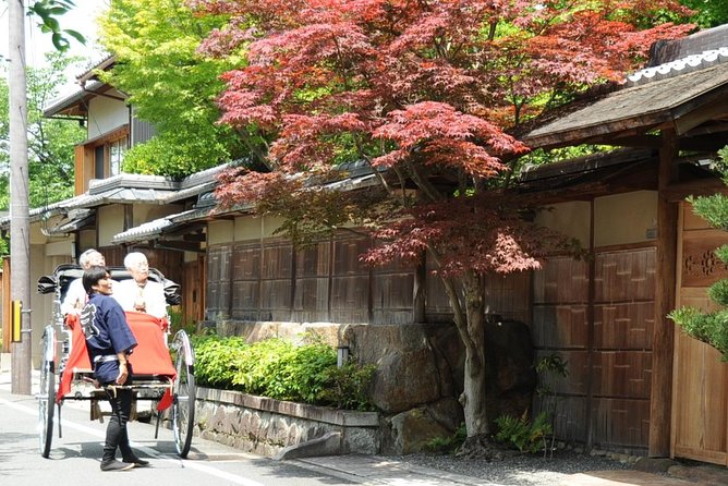 Kyoto Rickshaw Tour - Gion shrine time: a big stop when you’re near the action