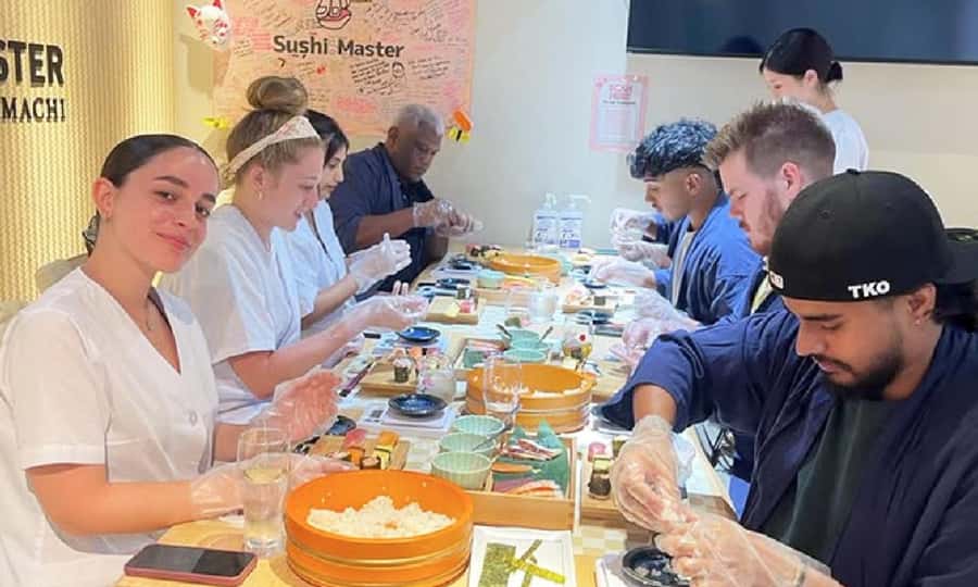 Kyoto: Sushi Making Experience in Kawaramachi - Two Course Options, Pick the Style That Matches Your Mood