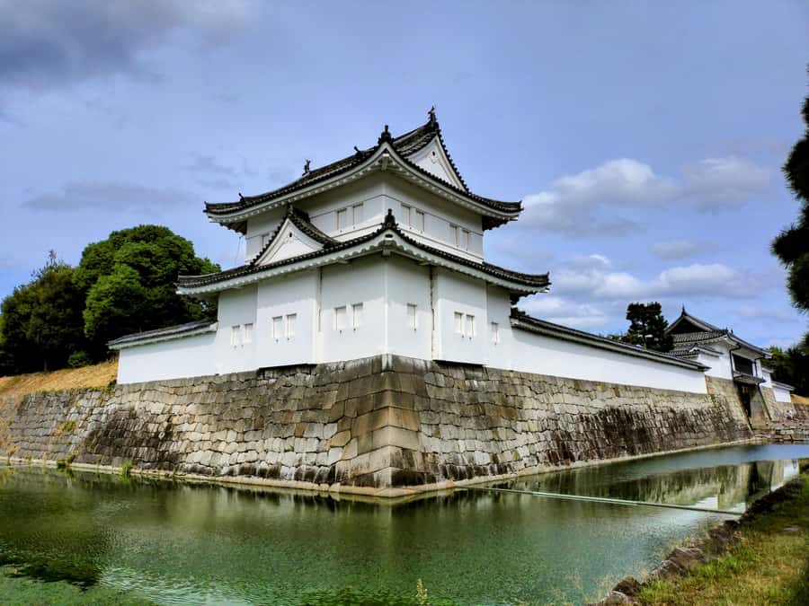 Kyoto: Tailored E-Bike Tour to Highlights & Hidden Gems - Riding through Gion without feeling stuck in tourist lines