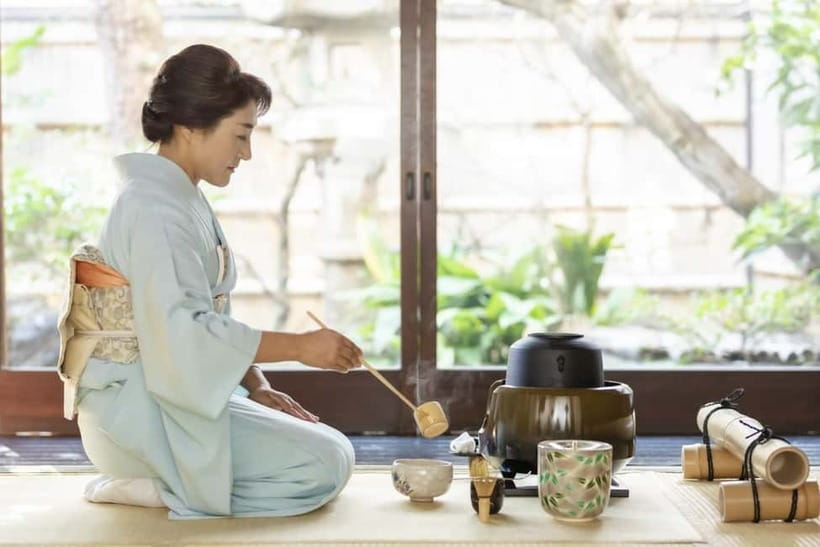 Kyoto: Tea Ceremony in 100-year-old Kyo-Machiya Townhouse - Entering the Gojo Shop and picking your kimono colors