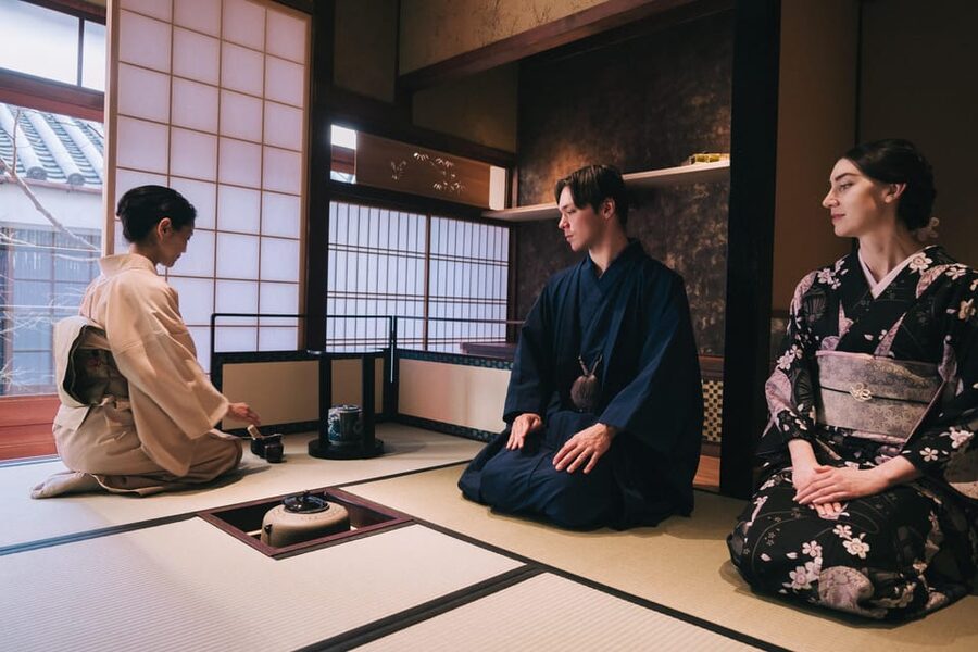 Kyoto: Tea Ceremony with Kimono and Photoshoot - What Happens When You Arrive: Dressing, Tea Room Rules, and the Photo Moment