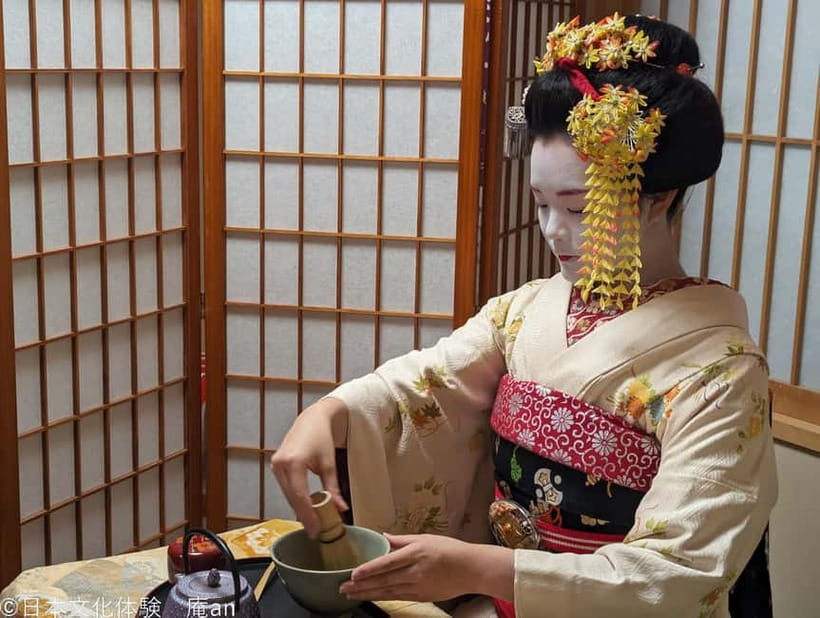 Kyoto: Tea Ceremony with Maiko - Finding the Venue Fast, and Knowing It Is Not an Ochaya