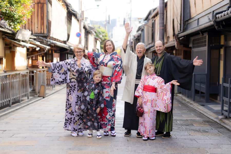 Kyoto: Traditional Kimono Rental - Choosing Your Kimono: Classic Elegance to Modern Prints