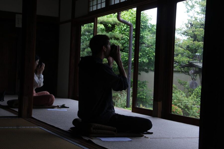 Kyoto: Zen Experience in a Hidden Temple - Zazen with Abbot Eitetsu Nishida, plain practice first