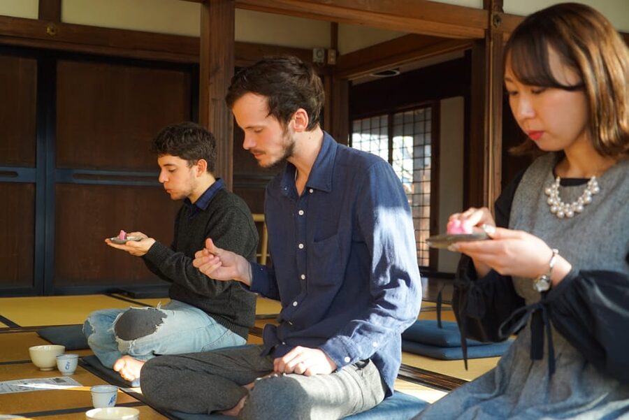 Kyoto: Zen Meditation and Garden Tour at a Temple with Lunch - Who should book this Kyoto Zen meditation and lunch tour