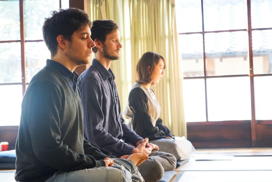 Kyoto: Zen Meditation and Garden Tour at a Temple with Lunch - Temple pacing and the value of a small group
