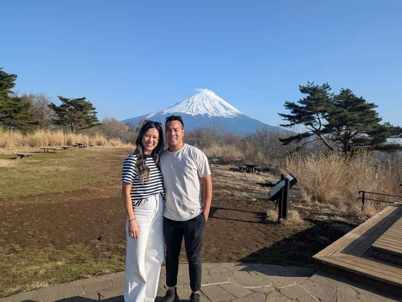 Lake Kawaguchi : Half day Private Tour with local guide - Oshino Hakkai: Fuji spring ponds and a guided loop