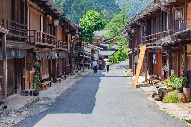 Magome & Tsumago Nakasendo Trail Day Hike with Government-Licensed Guide - Price and value: what you pay for (and what you don’t)