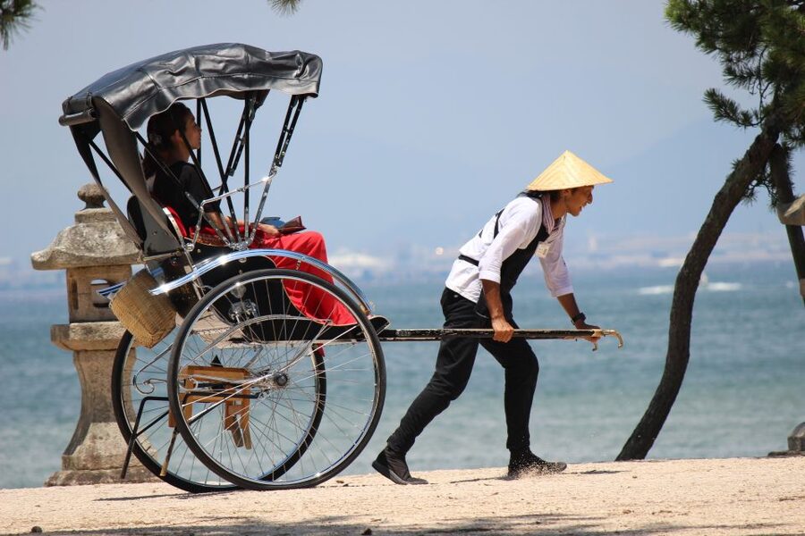 Miyajima: Private Rickshaw Tour to Itsukushima Shrine - How the Temples Add Meaning: Daishoin vs Senjokaku (and Why You Might Choose One)