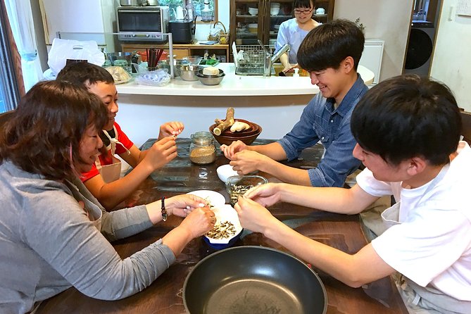 Miyazaki's local cuisine experience Let's make cold soup and chicken Nanban! Super Local Food Cooking! - Who this cooking class fits best