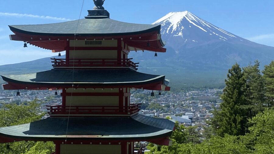 Mount fuji and Hakone full day private tour with English gui - Stop 2: Chureito Pagoda and the classic framed Fuji shot