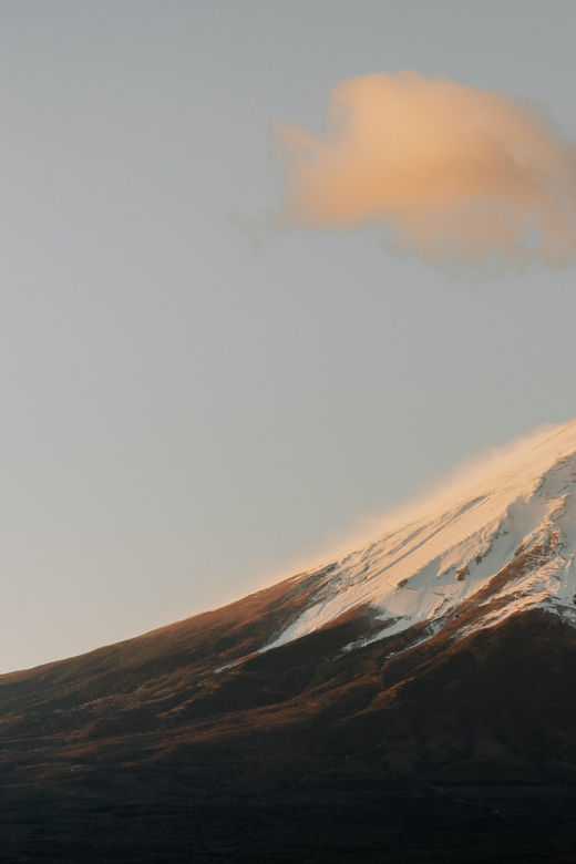 Mount Fuji,Lake Kawaguchiko Private Tour By Car With Pick Up - Chureito Pagoda and the Fuji photo classic