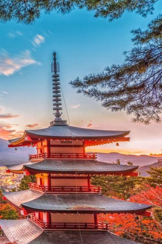 Mount Fuji Trip with English speaking guide ( customizable) - Chureito Pagoda: the postcard moment, plus how to handle crowds