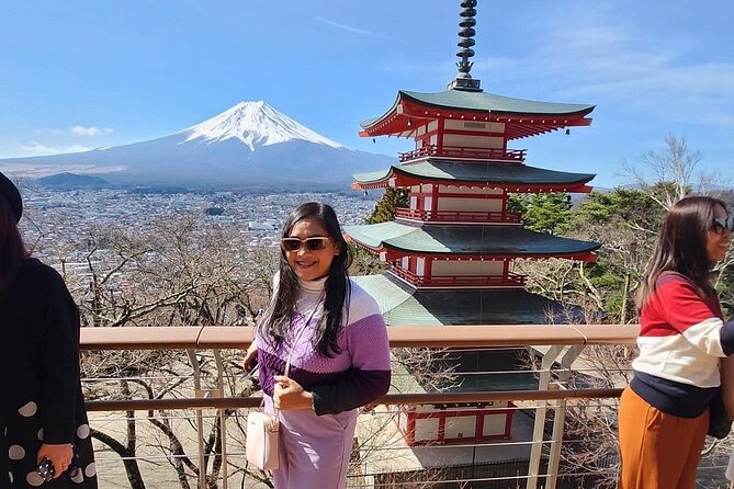 Mt. Fuji Day Trip from Tokyo with English Speaking Driver Guide - Kitaguchi Hongu Fuji Sengen Jinja: Volcano Spirits in the Pines