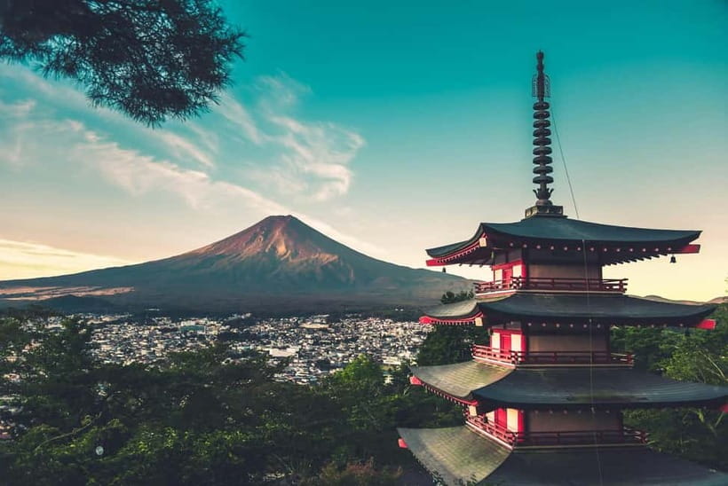 Mt. Fuji Private Tour With Hotel Pick Up From Tokyo - Chureito Pagoda and Arakura Sengen Park, the Fuji postcard made real