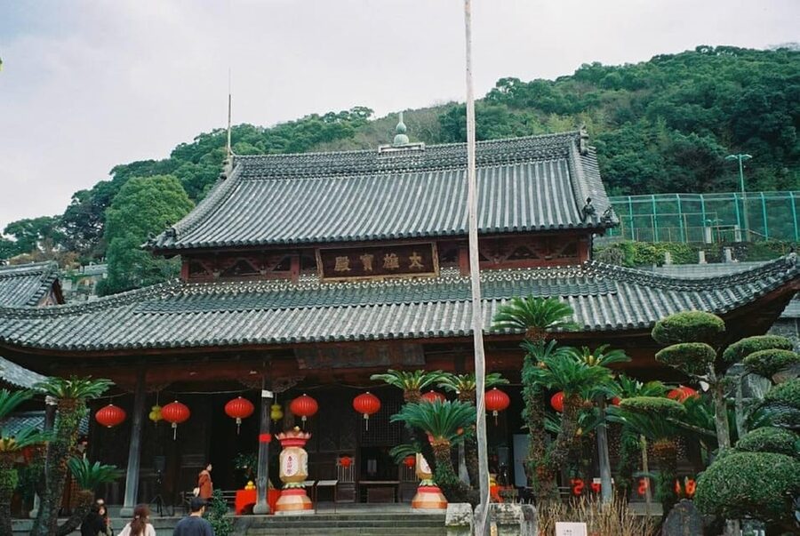 Nagasaki like a local: Private Guided Walking Tour - How You’ll Get Around: Streetcar-Friendly Planning, Taxi as a Shortcut