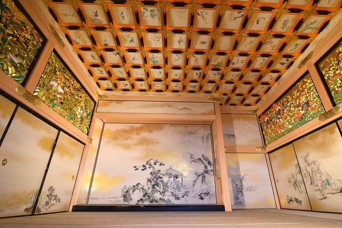 Nagoya Highlight Tour guided by a friendly local - Sakae for lunch and downtown energy