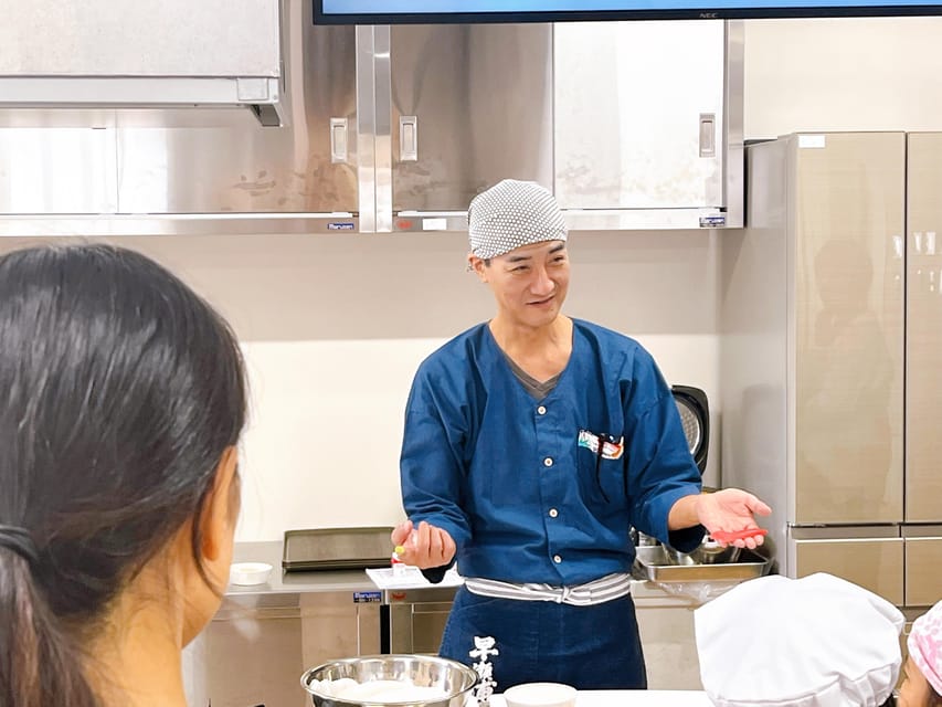 Naha Makishi Public Market : Sushi making experience - Who this sushi experience is best for