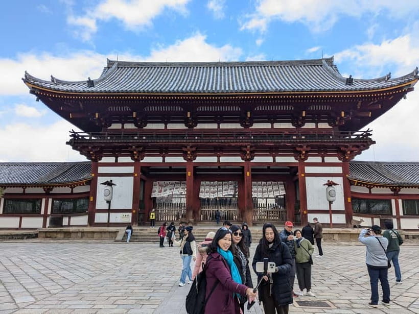 Nara: UNESCO Heritage Sites & Deer Park Tour with Pro guide - Nara Park Deer Feeding With Shika-Senbei