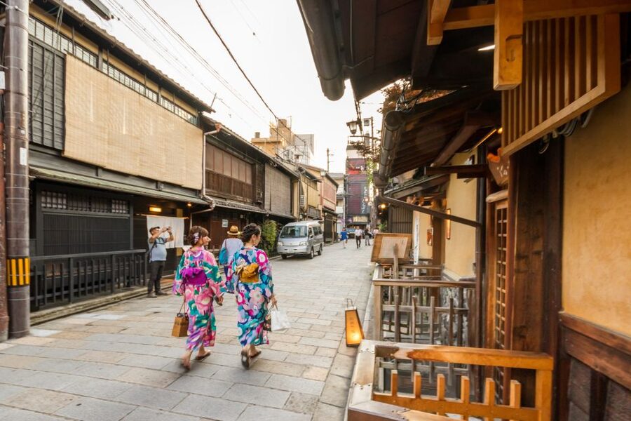 Night Walk in Gion: Kyoto's Geisha District - Key Highlights That Make This Gion Night Walk Worth It