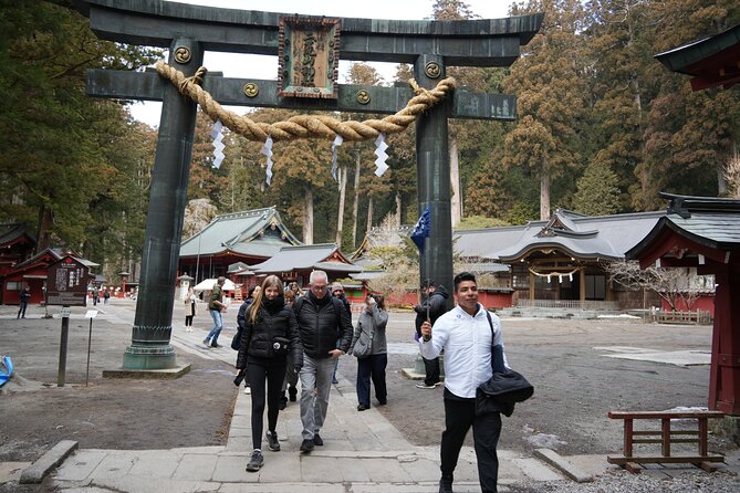 Nikko, Kegon Waterfall & Chuzenji Lake from Tokyo - Shinkyo Bridge views from the bus: great picture, short time