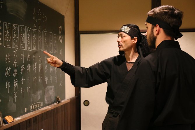 Ninja 1-hour Hands-on Lesson by Japanese master in Kyoto -Entry - Kunai and Shuriken Throwing: Targets, Technique, and Control