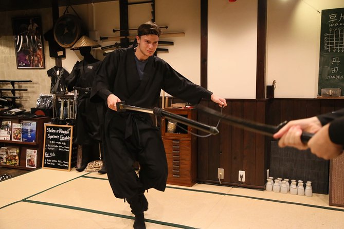 Ninja 2-hour Hands-on Lesson by Japanese master in Kyoto -Medium - The ninja trick house gimmick and trap training