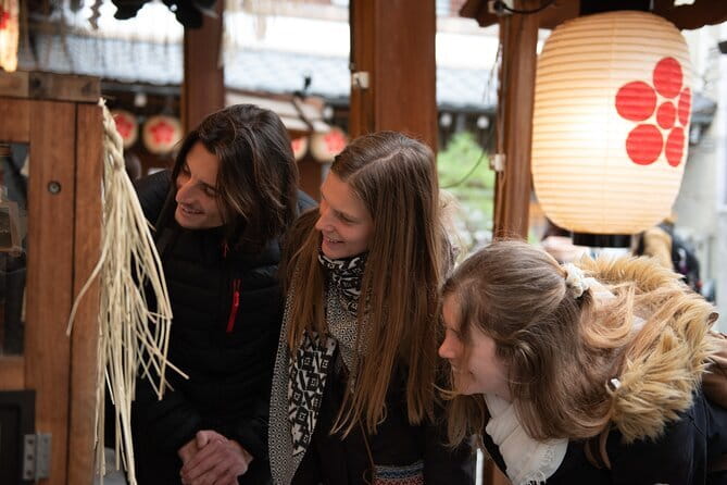 Nishiki Market, Private Sushi class & Sake Tasting in Townhouse - Getting there and where you end: near Gojo Station