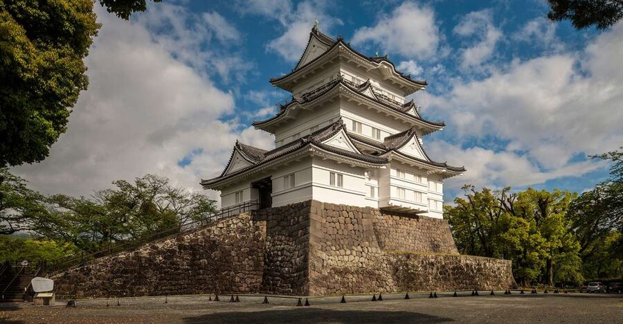 Odawara: Odawara Castle Tenshukaku Entrance Ticket - Climbing five floors to the highest tower, then Sagami Bay hits