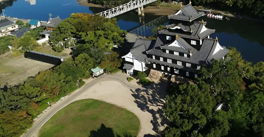 Okayama Castle Admission Ticket - How this fits with Okayama days: pairing with Korakuen and city time