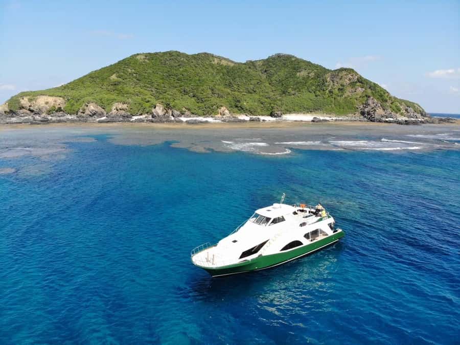 Okinawa: From Naha: Kerama Islands 1-day snorkeling tour - Boat life and meals: tea, showers, and how to avoid feeling hungry or cold