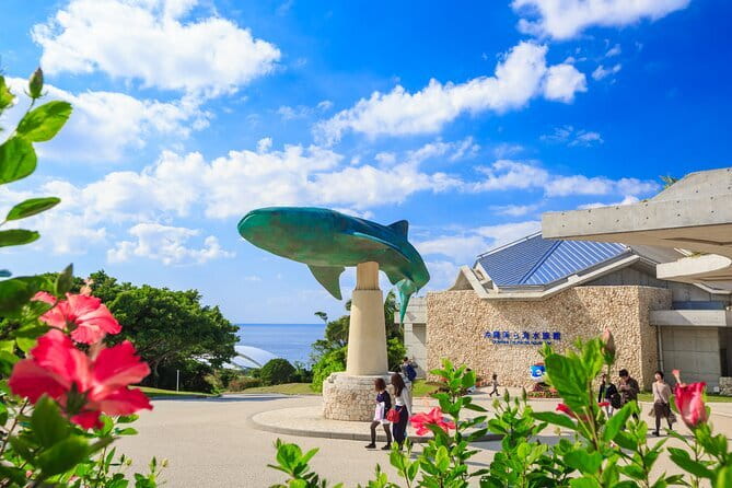 Okinawa HIP-HOP BUS A Course Tour | Churaumi Aqualium,Kori Island - The in-between viewpoint: arch bridge moments from the bus window