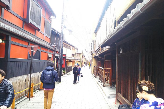 One-Day Walking Tour : Enjoy Kyoto to the fullest! - Kinkaku-ji Golden Pavilion: Samurai-Era Roots and Gold Leaf Details