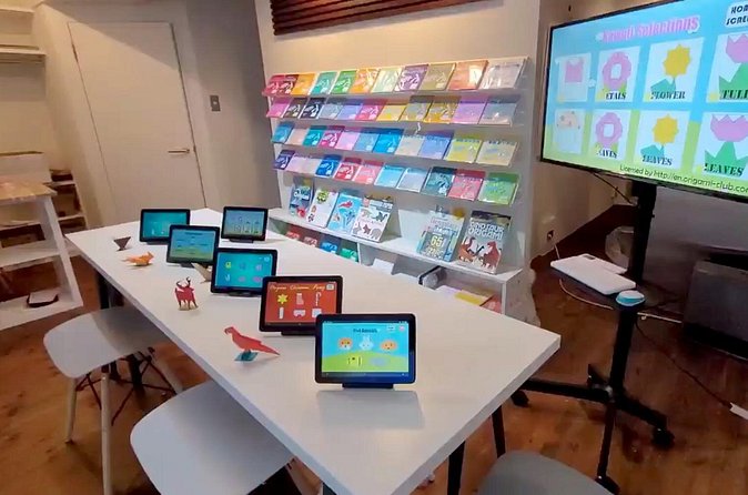 Origami Fun for Families and Beginners in Asakusa - The studio vibe: quiet craft time in the middle of Tokyo
