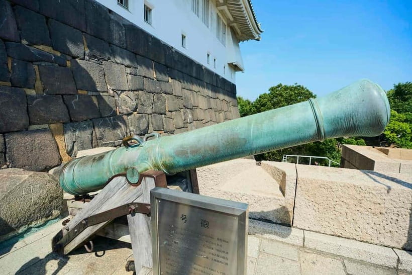 Osaka: Castle History Walking Tour / Castle Tower Admission - Why Osaka Castle feels different with a guide