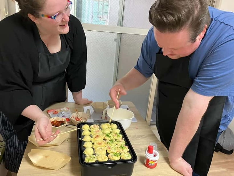 Osaka : Cooking Class Okonomiyaki & Takoyaki course in Nanba - Getting to Dear Court Semba: the meeting point drill