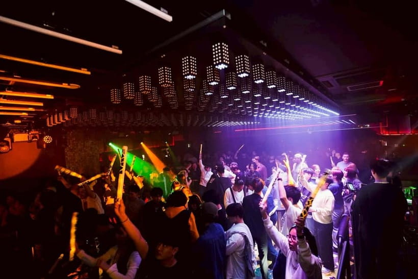 Osaka Dotonbori:GIRAFFE Nightclub Ticket with Drink/VIP Plan - 2025 Lighting and Sound Upgrades, Plus the EBIKEN Moment