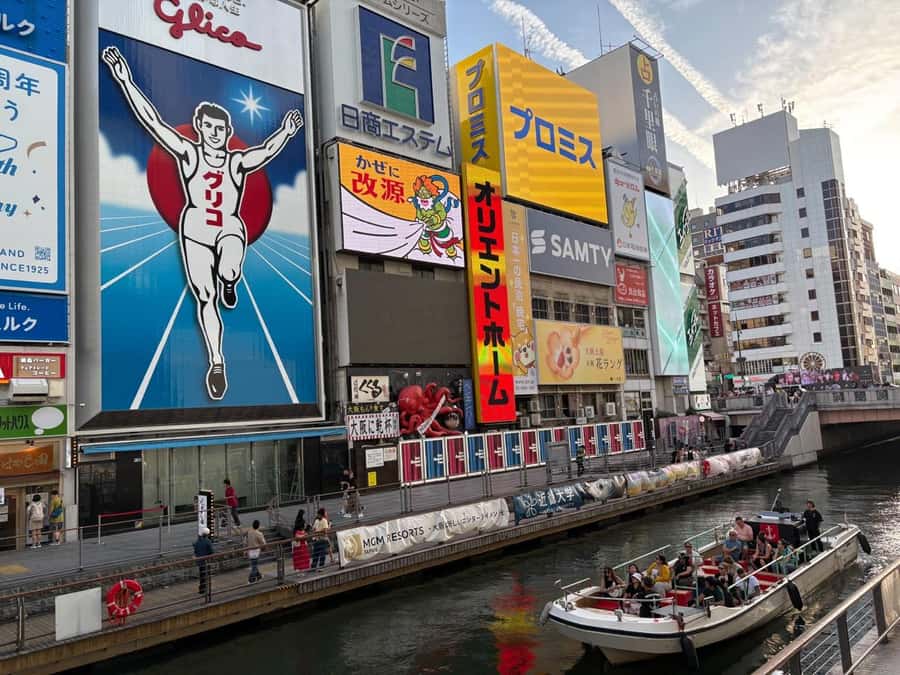 Osaka: Dotonbori's Bridges 20-Minute Cruise - Why this 20-minute Dotonbori cruise feels like a reset