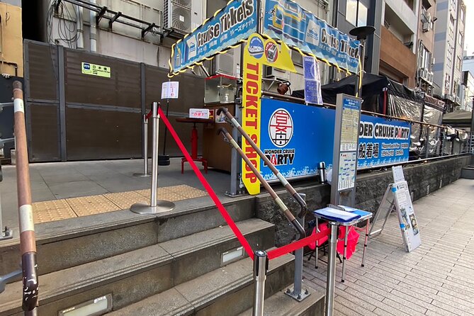 Osaka Dotonbori Wonder Cruise - Crew Energy, Narration Expectations, and the Vibe Onboard