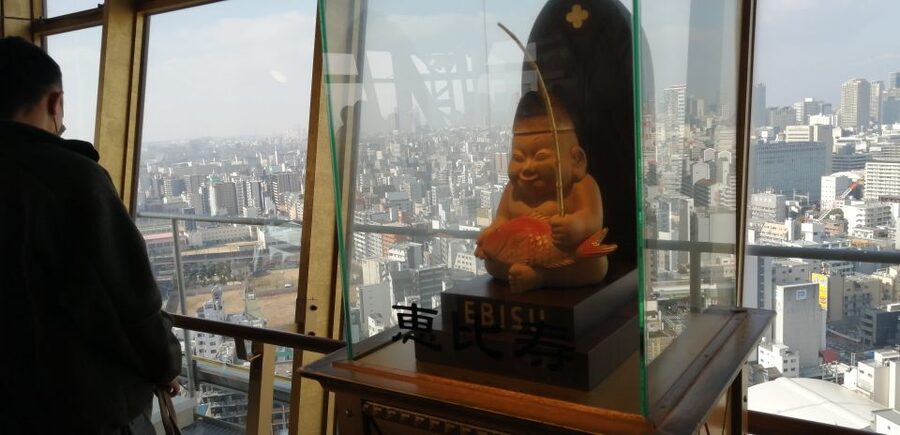 Osaka: Five Must-See Highlights Walking Tour & Ramen Lunch - Shinsekai and Tsutenkaku: Retro Streets That Feel Different