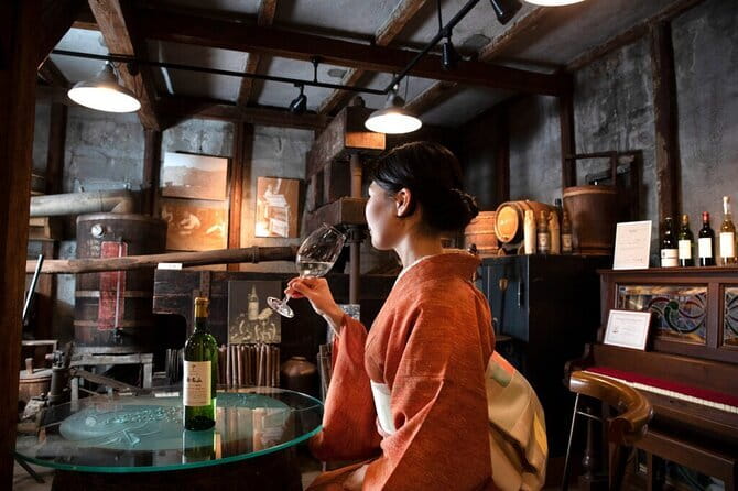 Osaka Food Adventure Tour: Walking with a Local Guide - How the guide’s food choices can save you money and time