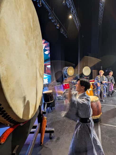 OSAKA:Japanese Taiko Drum Experience - WADAIKO RHYTHM QUEST - Costume Up, Hit the Stage, and Get the Edited Video Later