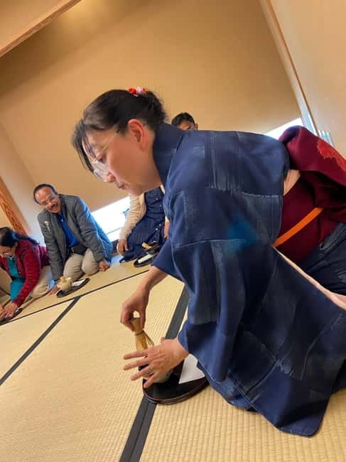 Osaka; Japanese Tea ceremony experience, Macha and Sencha - Stepping into the tea room: calm, etiquette, and a real teacher