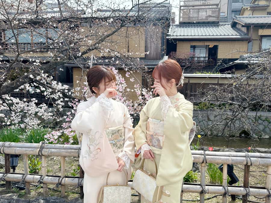 Osaka: Kimono Rental Traditional Experience at WARGO - Choosing Your Kimono at WARGO Osaka Atelier
