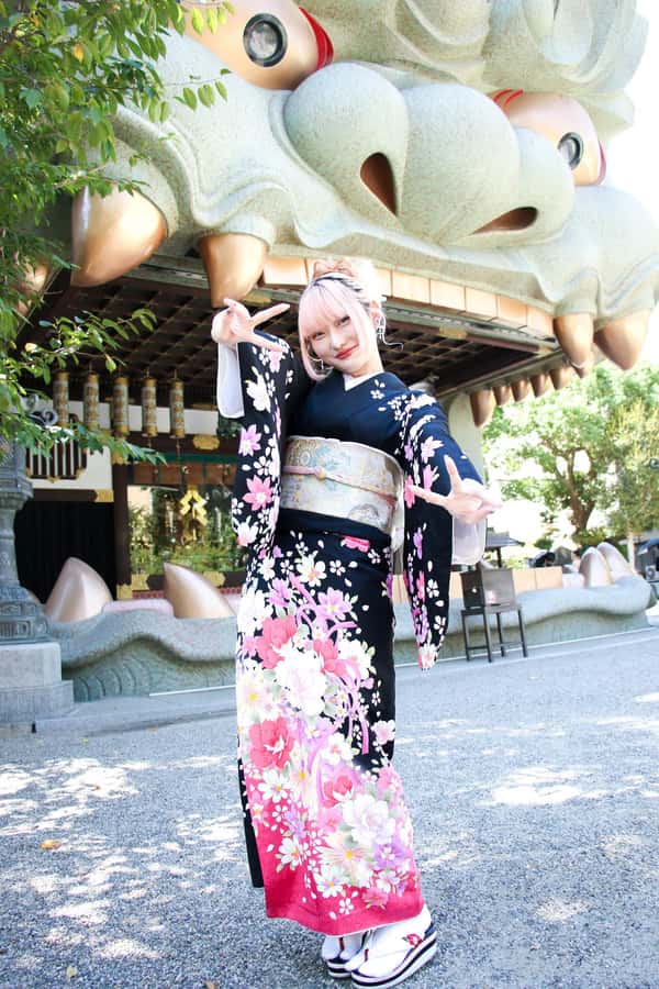 Osaka: Kimono Rental Traditional Experience at WARGO - The Outfit Kit: Kimono, Obi, Sandals, Socks, and a Satchel